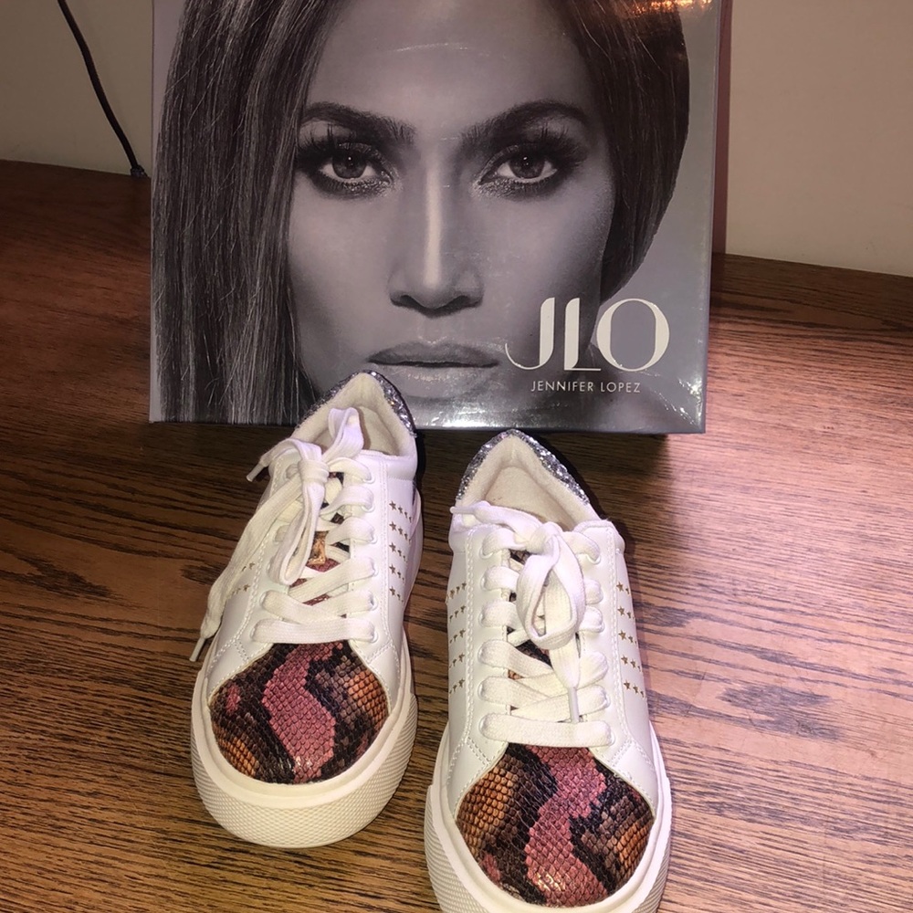 NWT JLO Women’s athletics shoes 6 1/2 medium. 1 1/2 inch heel.